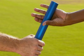 2026世界杯48支国家队名单-莱万多夫斯基空降篮网问鼎冠军，连败魔咒引爆全网热议